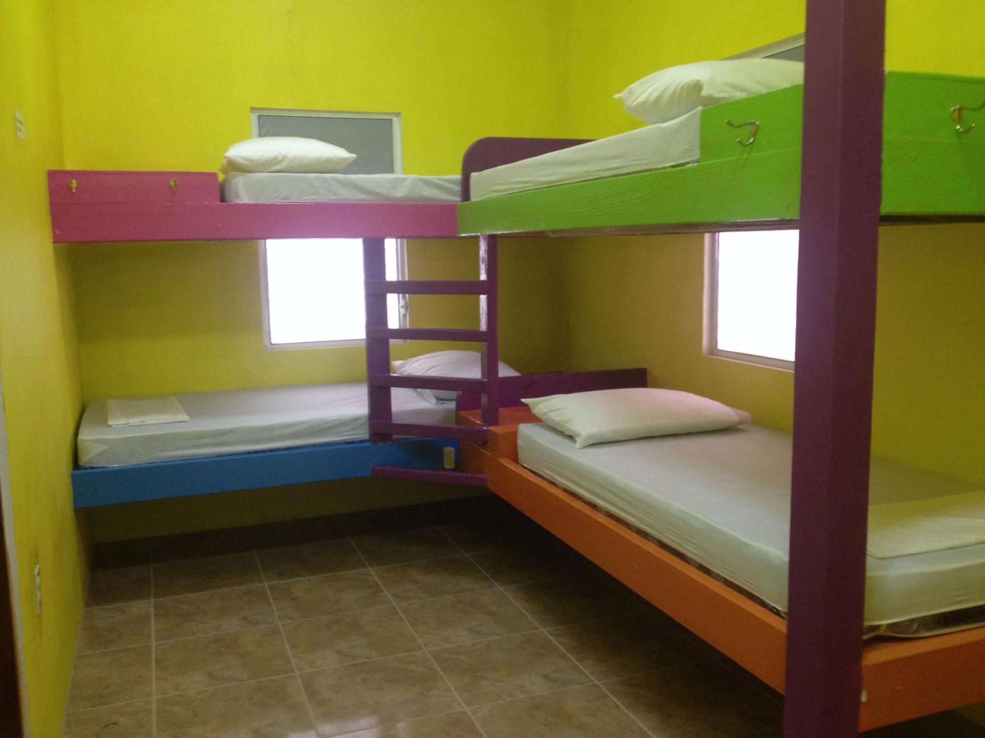 Travellers Palm Backpackers Hostel Caye Caulker Εξωτερικό φωτογραφία