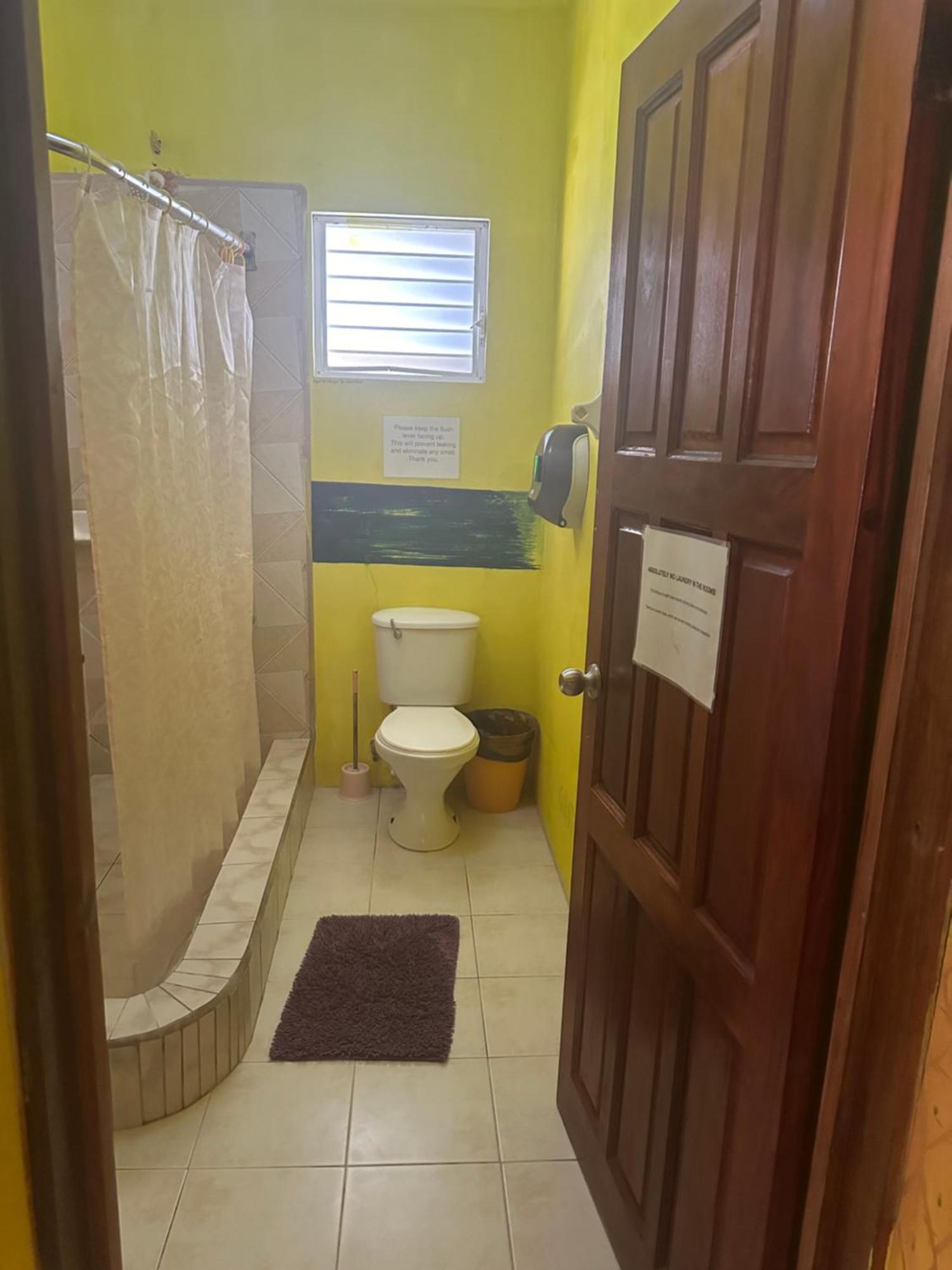 Travellers Palm Backpackers Hostel Caye Caulker Εξωτερικό φωτογραφία