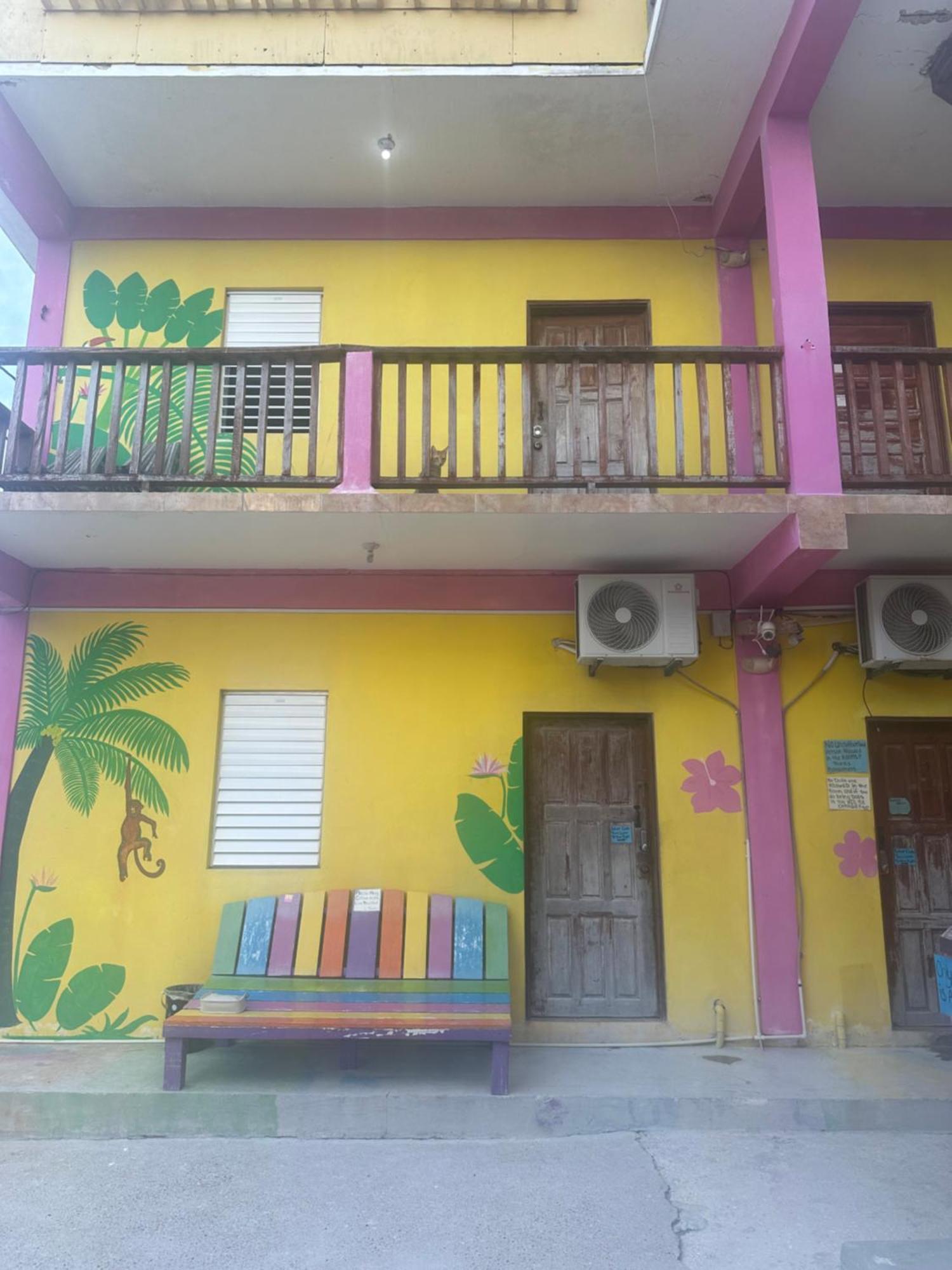 Travellers Palm Backpackers Hostel Caye Caulker Εξωτερικό φωτογραφία