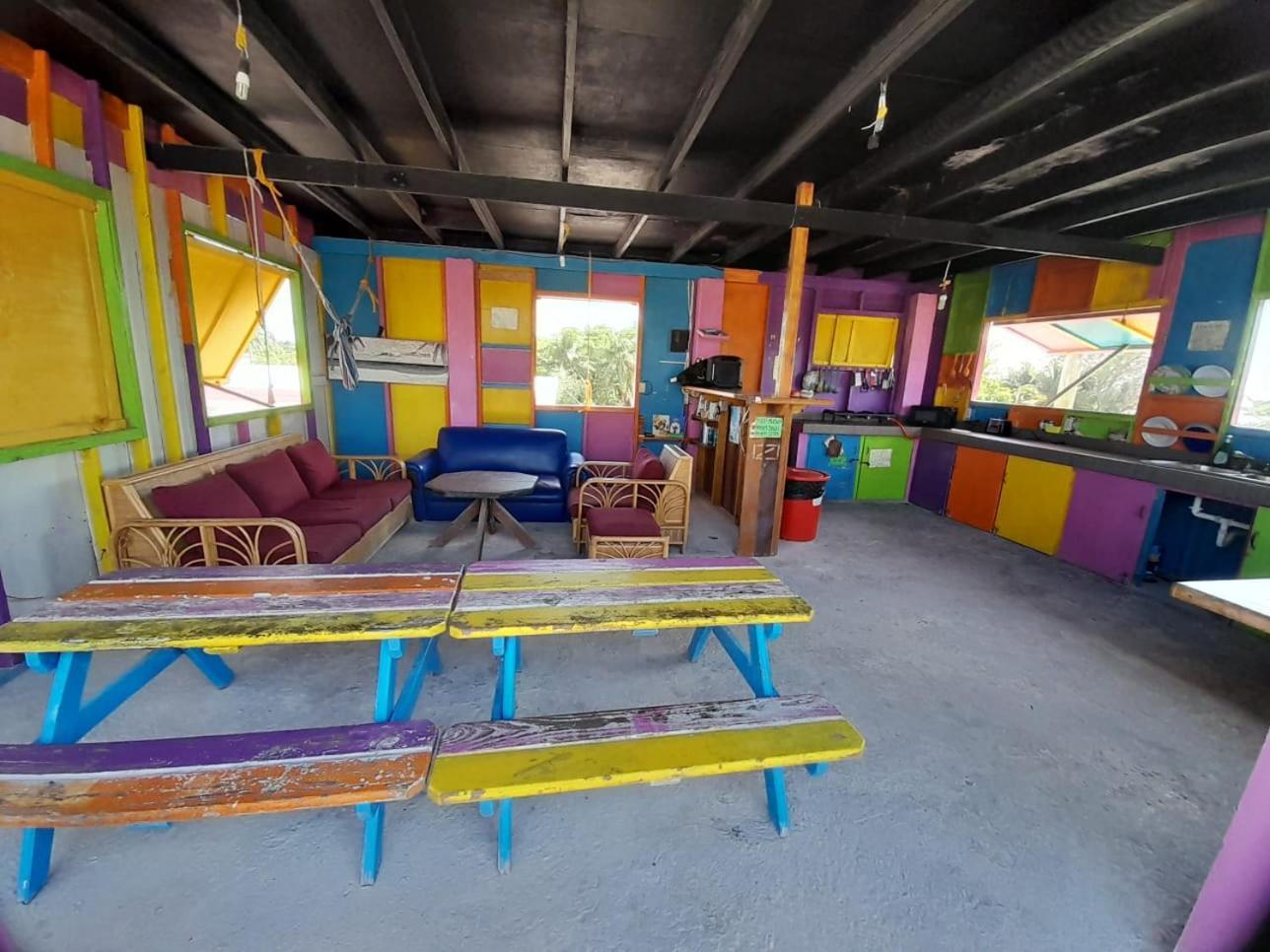 Travellers Palm Backpackers Hostel Caye Caulker Εξωτερικό φωτογραφία